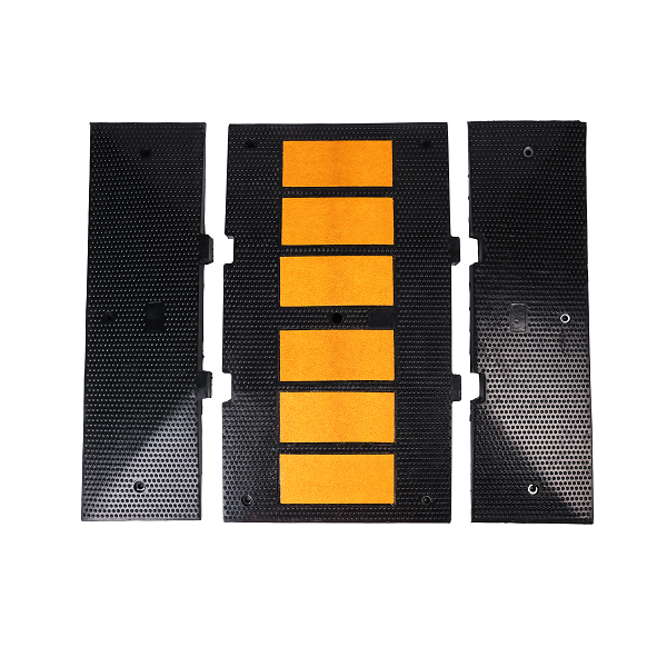 Rubber Speed Bump With Yellow Anti-Slip Pads