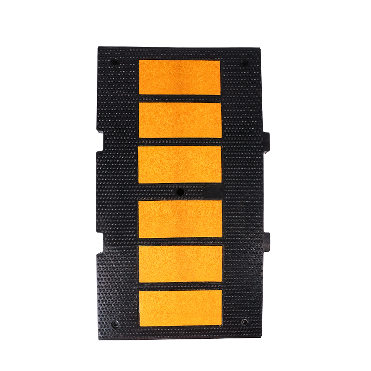 Rubber Speed Bump With Yellow Anti-Slip Pads