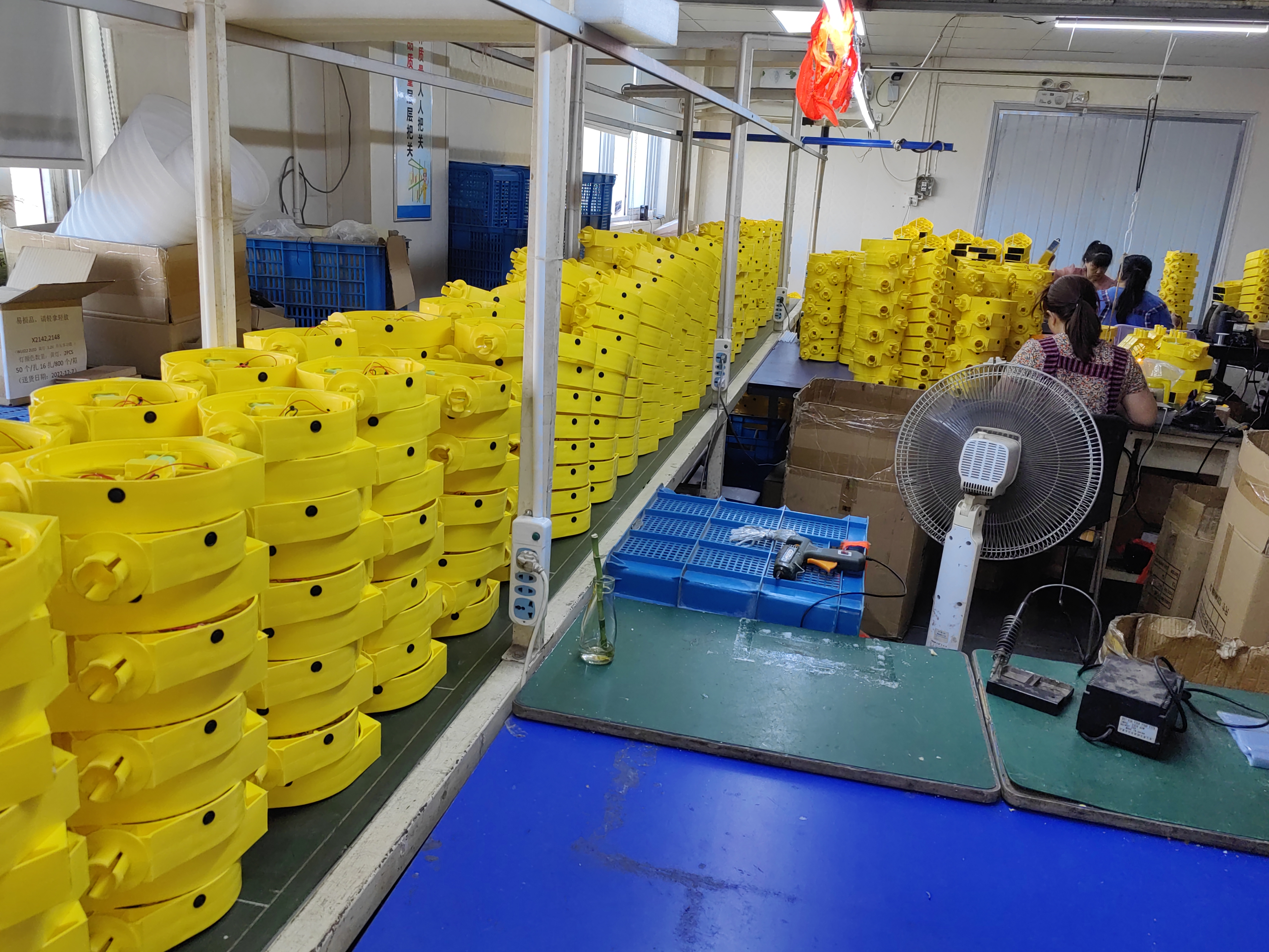 How to Compare Solar Traffic Barrier Lights from China 